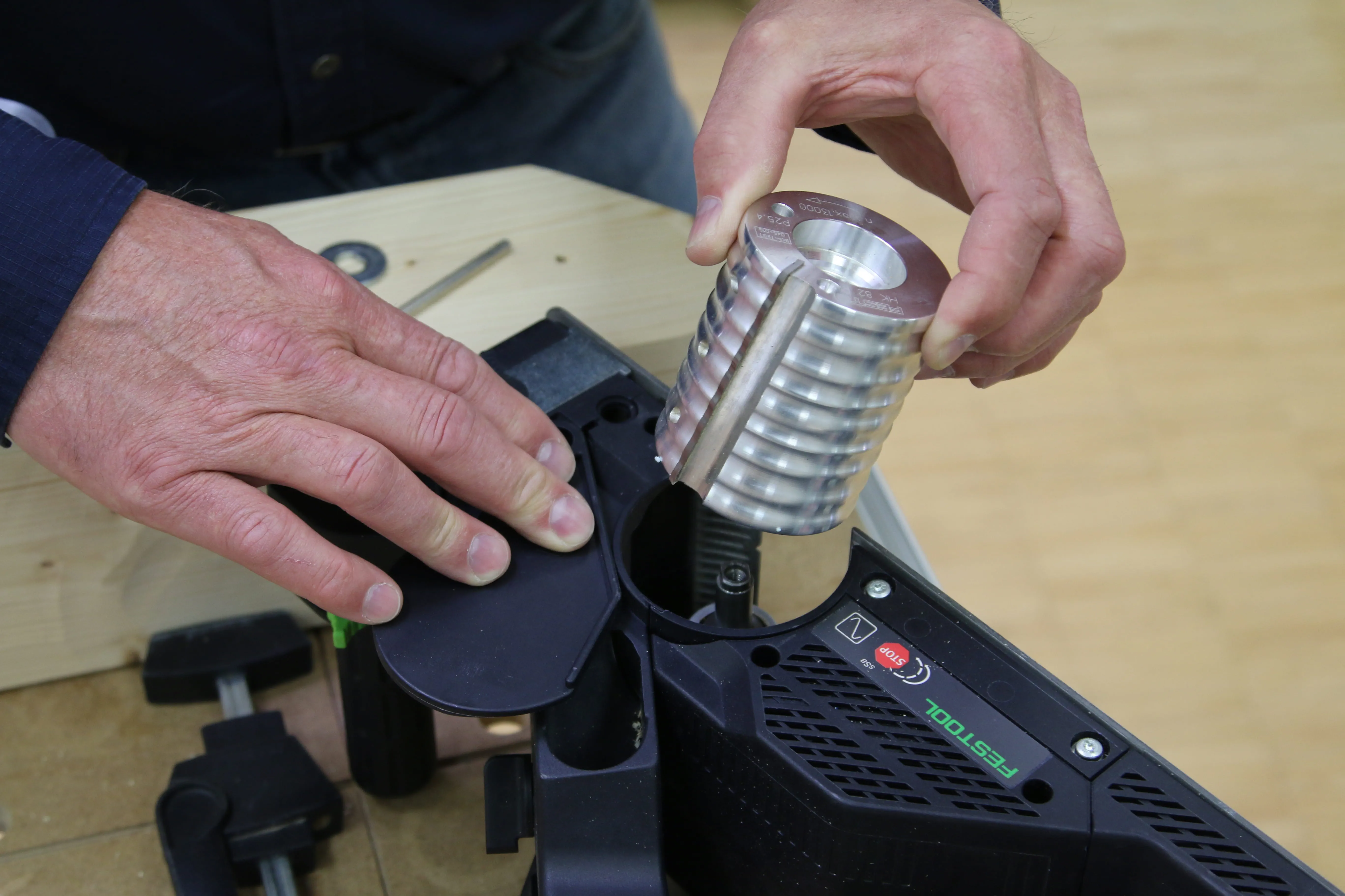 Montaż głowicy nożowej do faktury rustykalnej