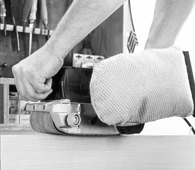 Podczas pracy zawsze używać odkurzacza mobilnego