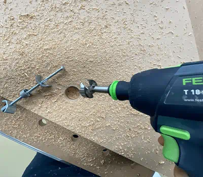 Odstęp otworu od krawędzi