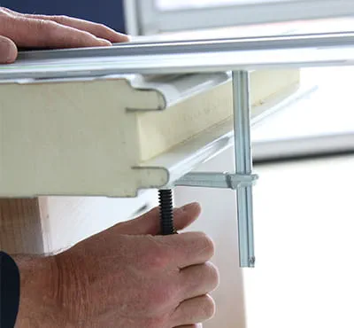 Mocowanie materiału za pomocą ścisków