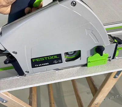 Cięcie płyt gipsowo-kartonowych