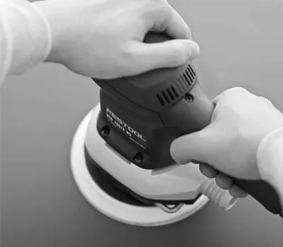 Założyć miękki talerz szlifierski