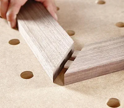 Włożyć łączniki i użyć wystarczającej ilości kleju