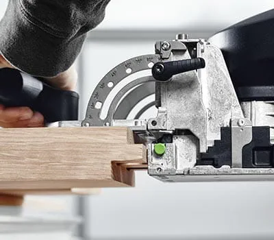 Zaznaczyć żądaną pozycję łącznika i wykonać frezowanie korzystając z okienka.