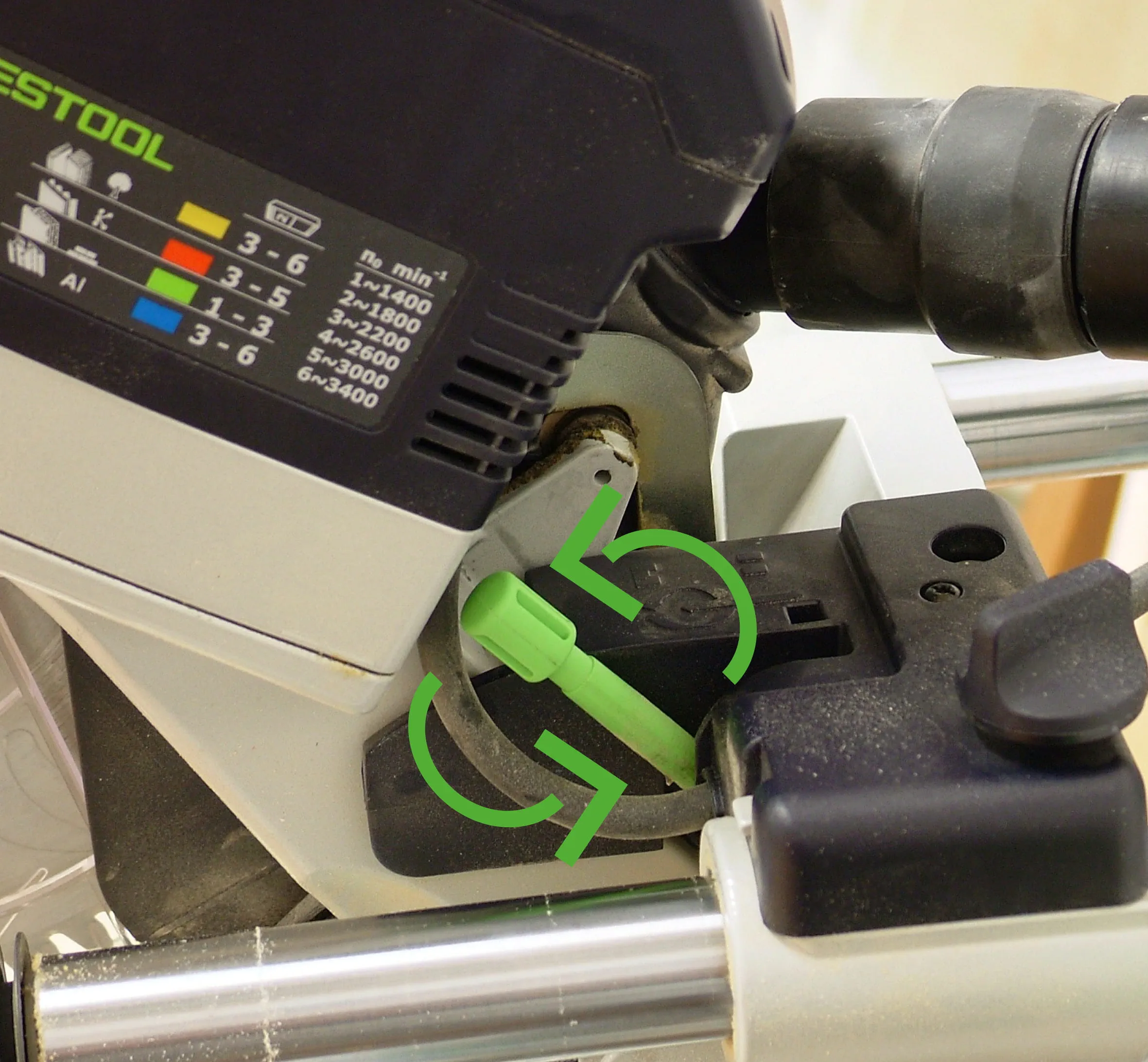 Ustawienie ogranicznika głębokości cięcia