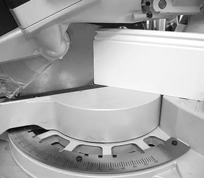 Docisk mocujący obrabiany przedmiot