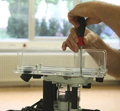 Mocowanie szablonu pomocniczego