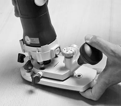 Łączenie maszyny ze stołem frezarskim