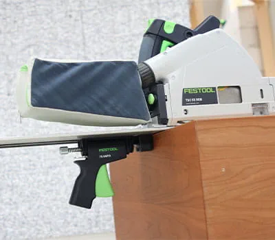 Ustawianie szyny prowadzącej