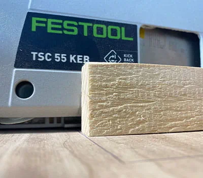 Kawałek drewna jako pomoc