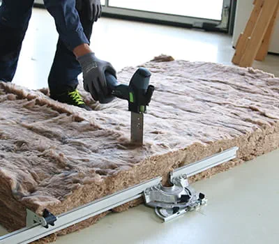 Przycinanie materiału izolacyjnego