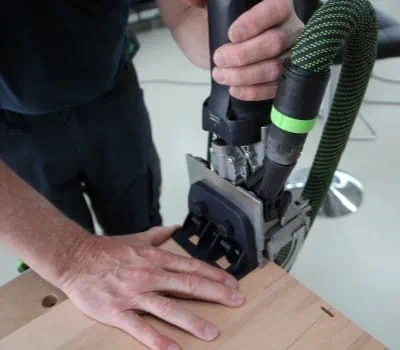 Łączenie podstawy/ pokrywy z bokami