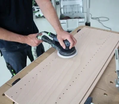 Szlifowanie elementów korpusu