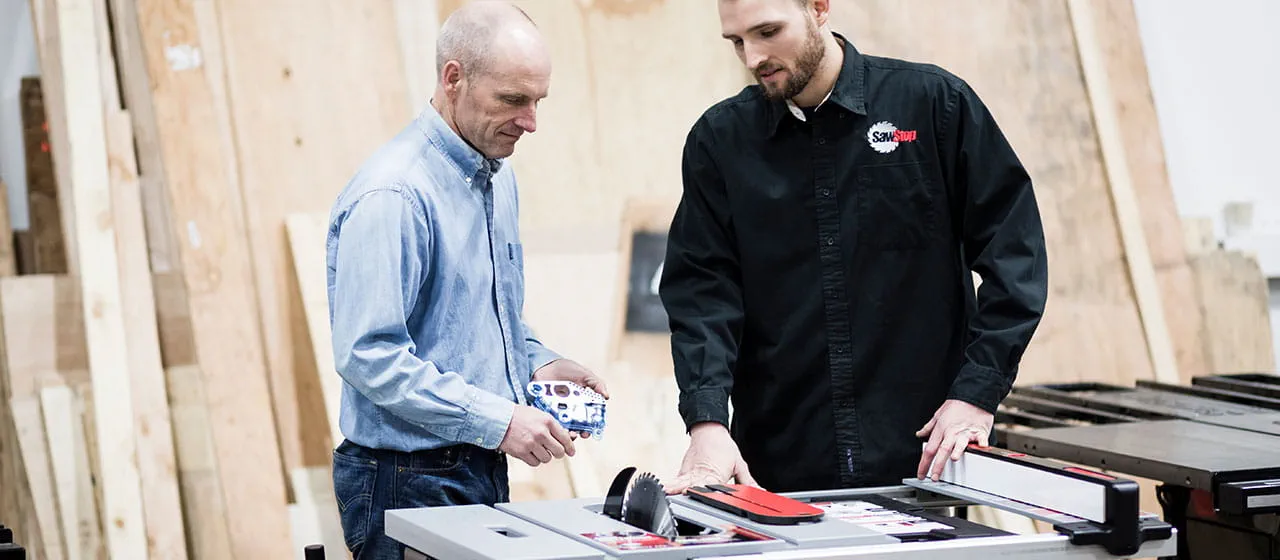 Stolikowa pilarka tarczowa z technologią SawStop