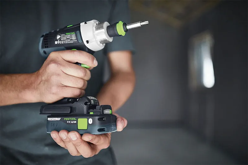 Mocowanie akumulatora w akumulatorowej wkrętarce firmy Festool.