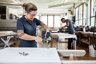 Technologia SawStop w stołowej pilarce tarczowej TKS 80 firmy Festool
