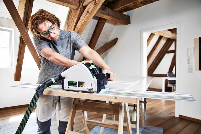 Posadzkarka Nadja Körbel z Festool TSC 55