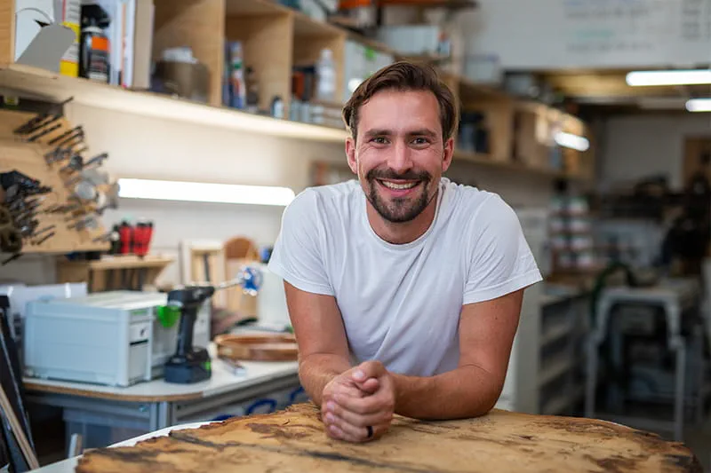 Richard Wagner w swoim warsztacie stolarskim