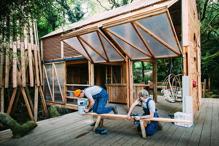 Obróbka powierzchni za pomocą akumulatorowych narzędzi Festool