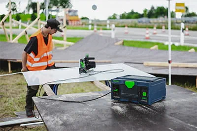 Schneestern podczas pracy przy użyciu TSC 55 i SYS PowerStation