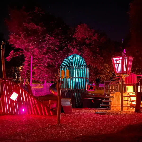 Końcowy efekt pracy zespołu Starkholz nocą